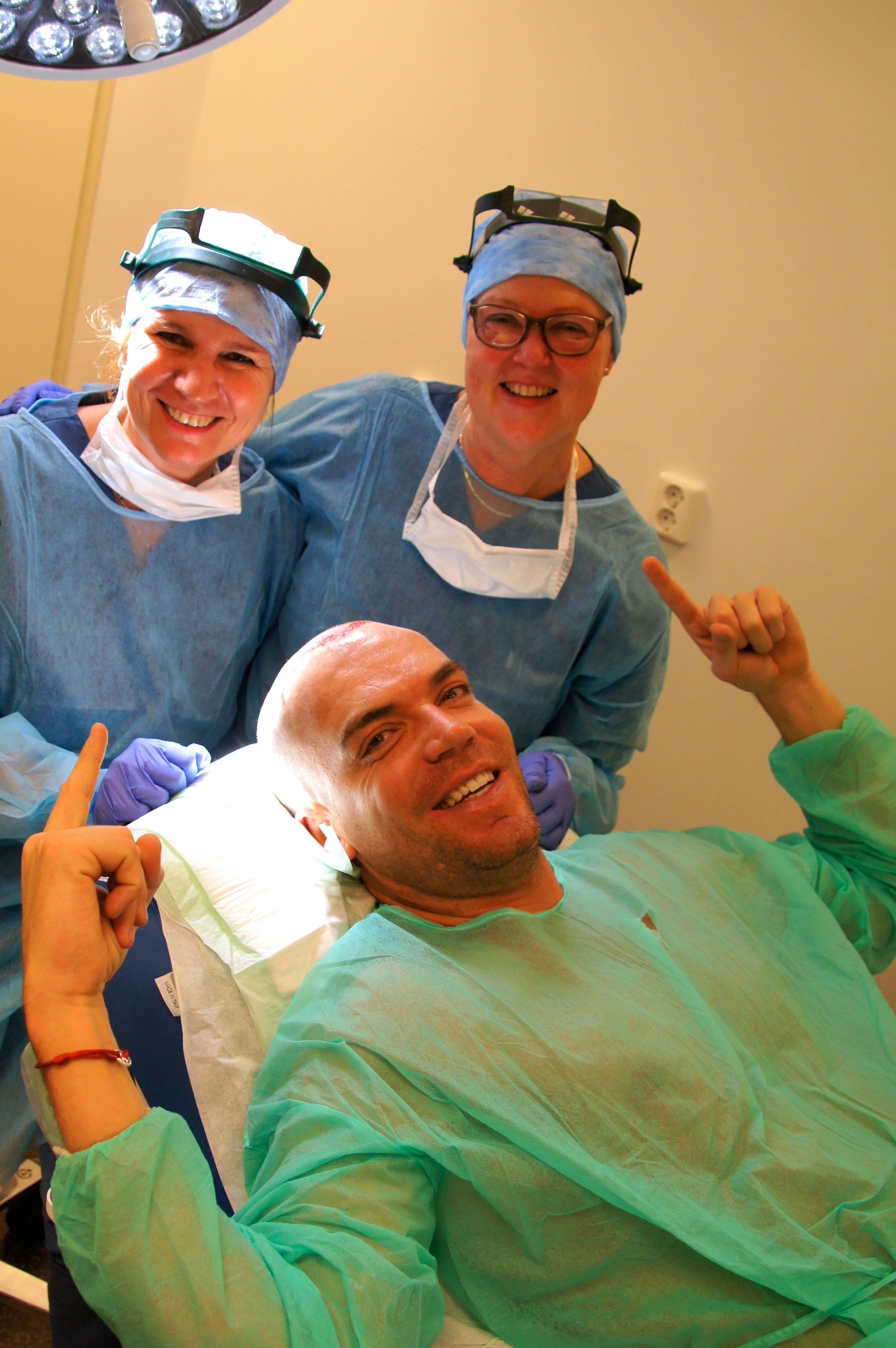 Robert Doornbos koos voor zijn haartransplantatie voor Hairplus medical care.